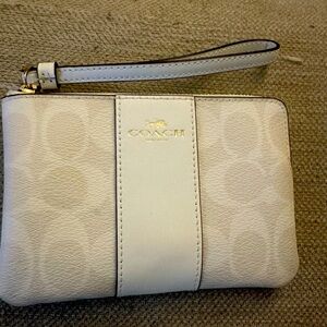 Coach wristlet white